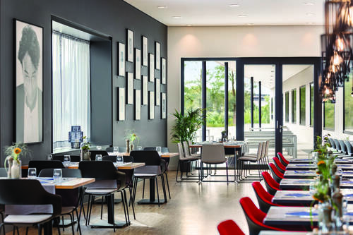Innenbereich des Restaurants Oskar's im Ernst Leitz Hotel.