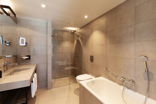 The large and high-quality bathroom in a Superior Suite.